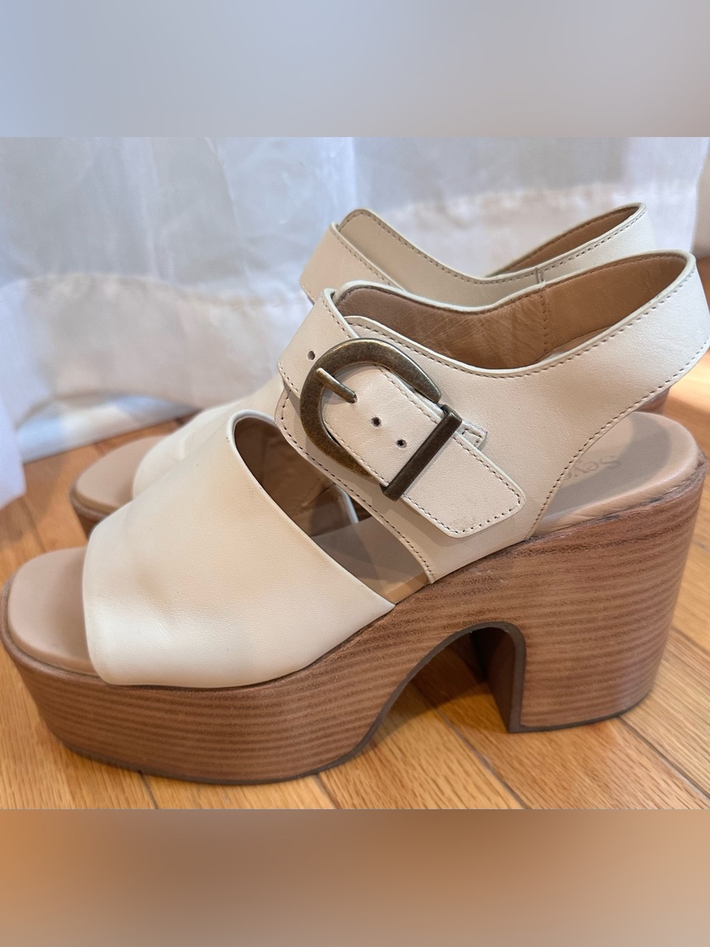 Anthropologie Seychelles Mosh Pit
Platform sandals Leather Stacked Heel 10